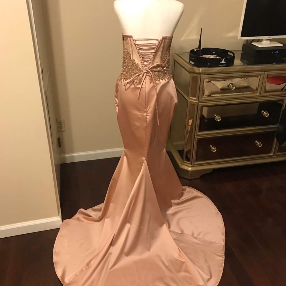 Custom Walter Collection Elle Gown - Picture 5 of 8